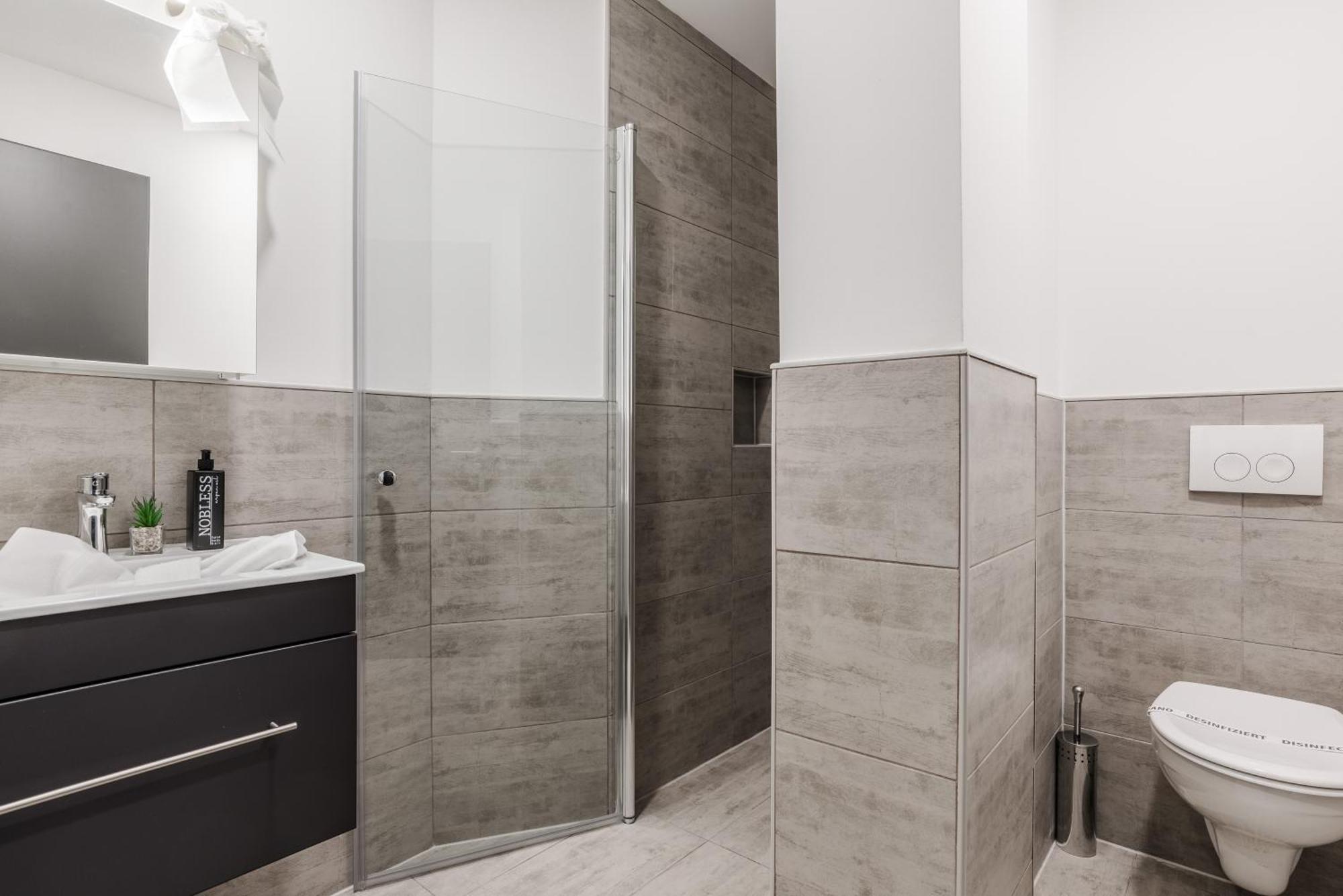 וורמס Hotel Montenegro מראה חיצוני תמונה