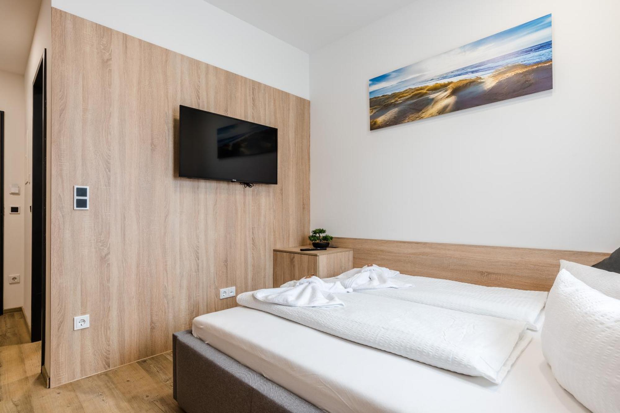 וורמס Hotel Montenegro מראה חיצוני תמונה