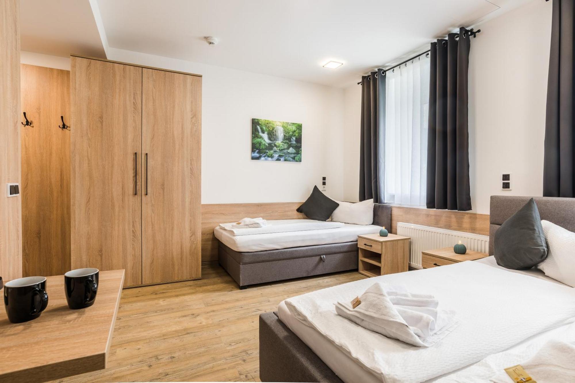 וורמס Hotel Montenegro מראה חיצוני תמונה