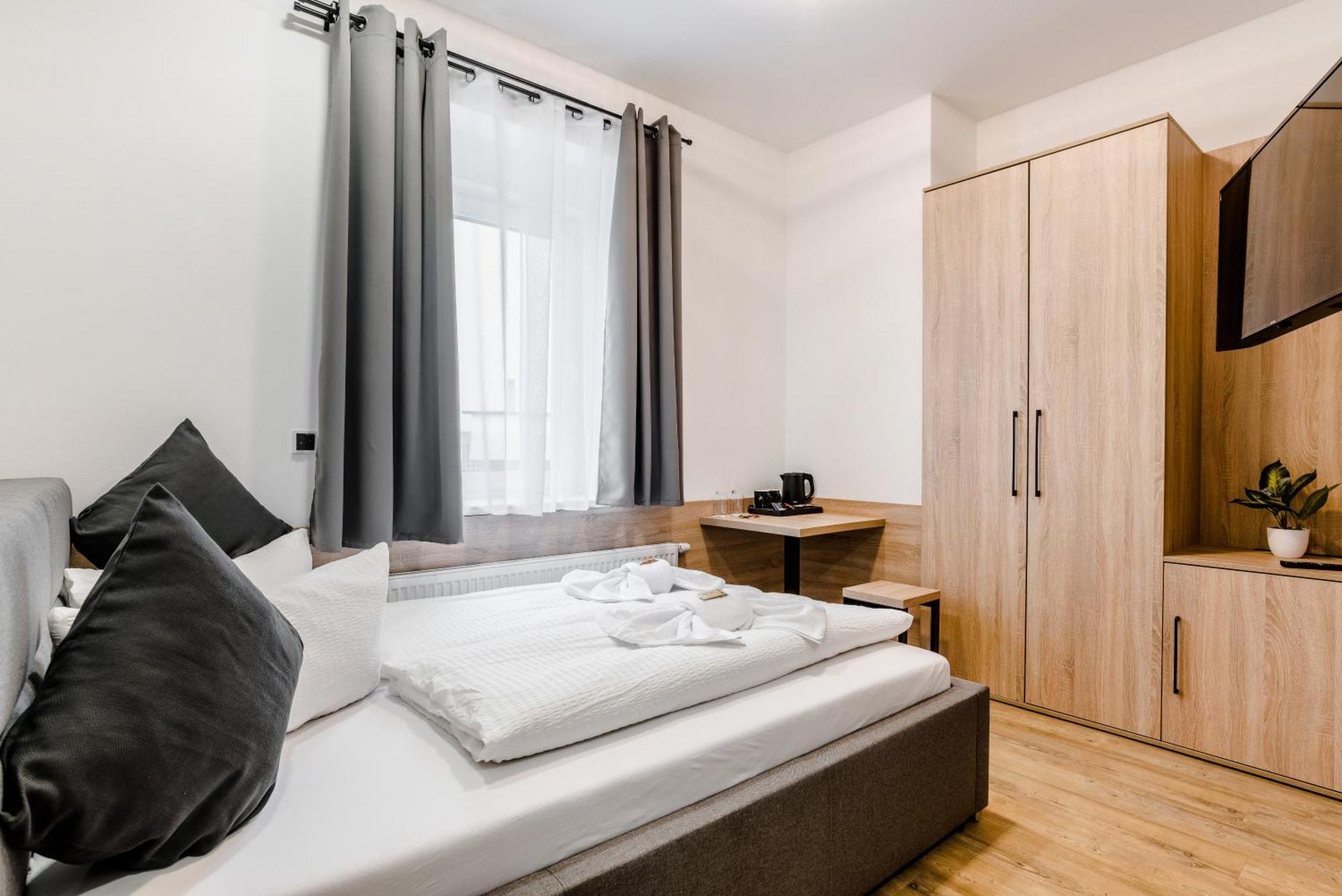 וורמס Hotel Montenegro מראה חיצוני תמונה