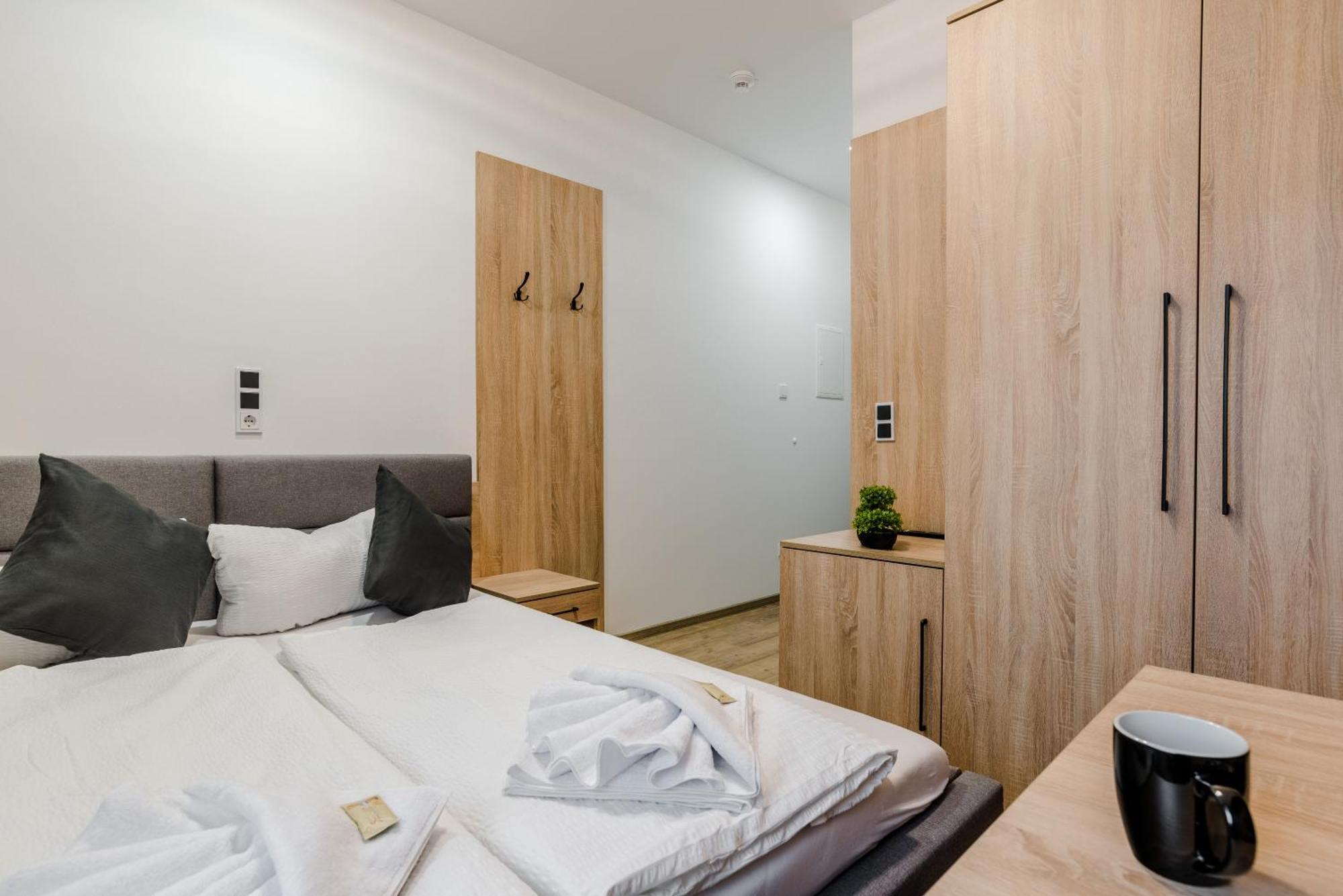 וורמס Hotel Montenegro מראה חיצוני תמונה