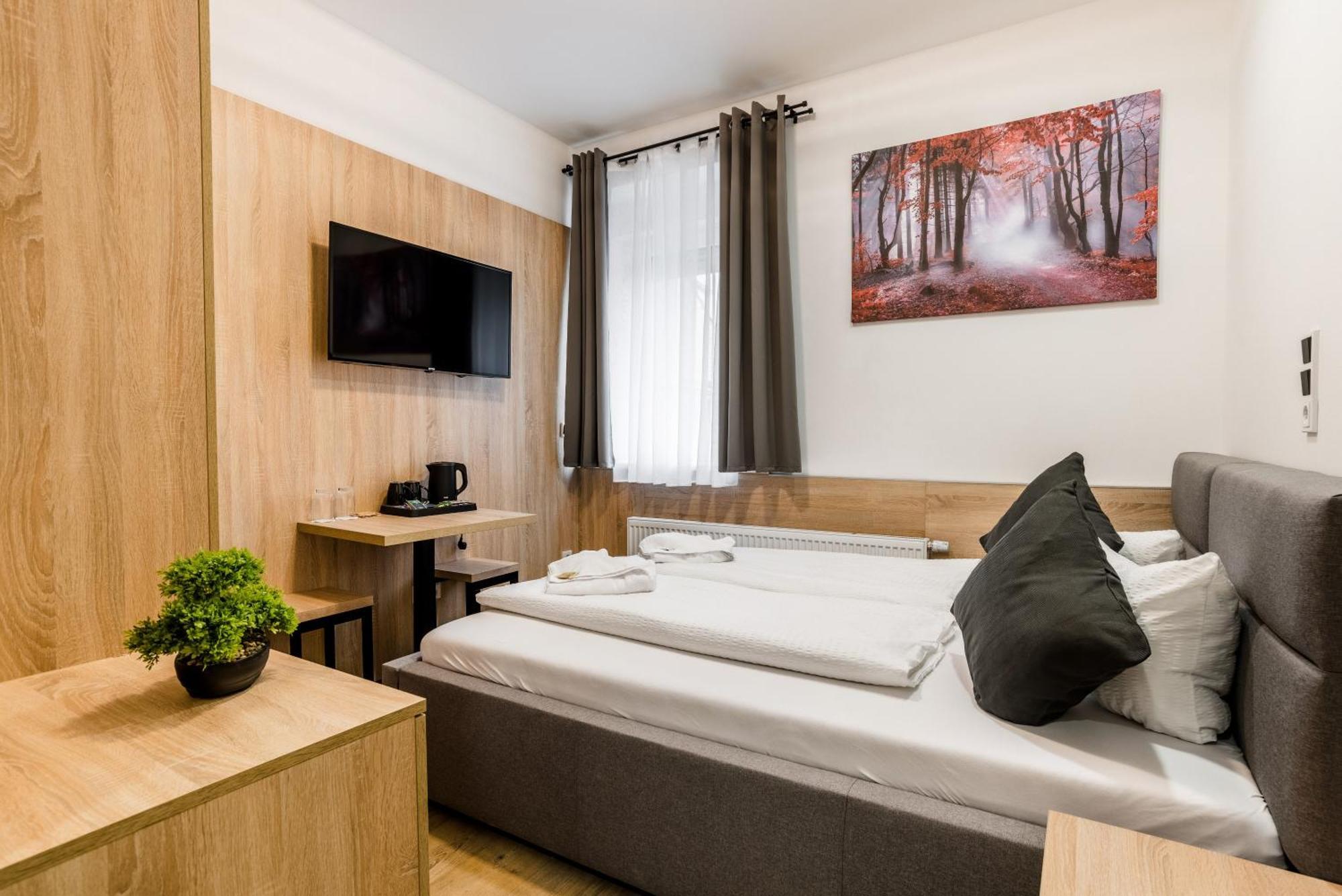 וורמס Hotel Montenegro מראה חיצוני תמונה