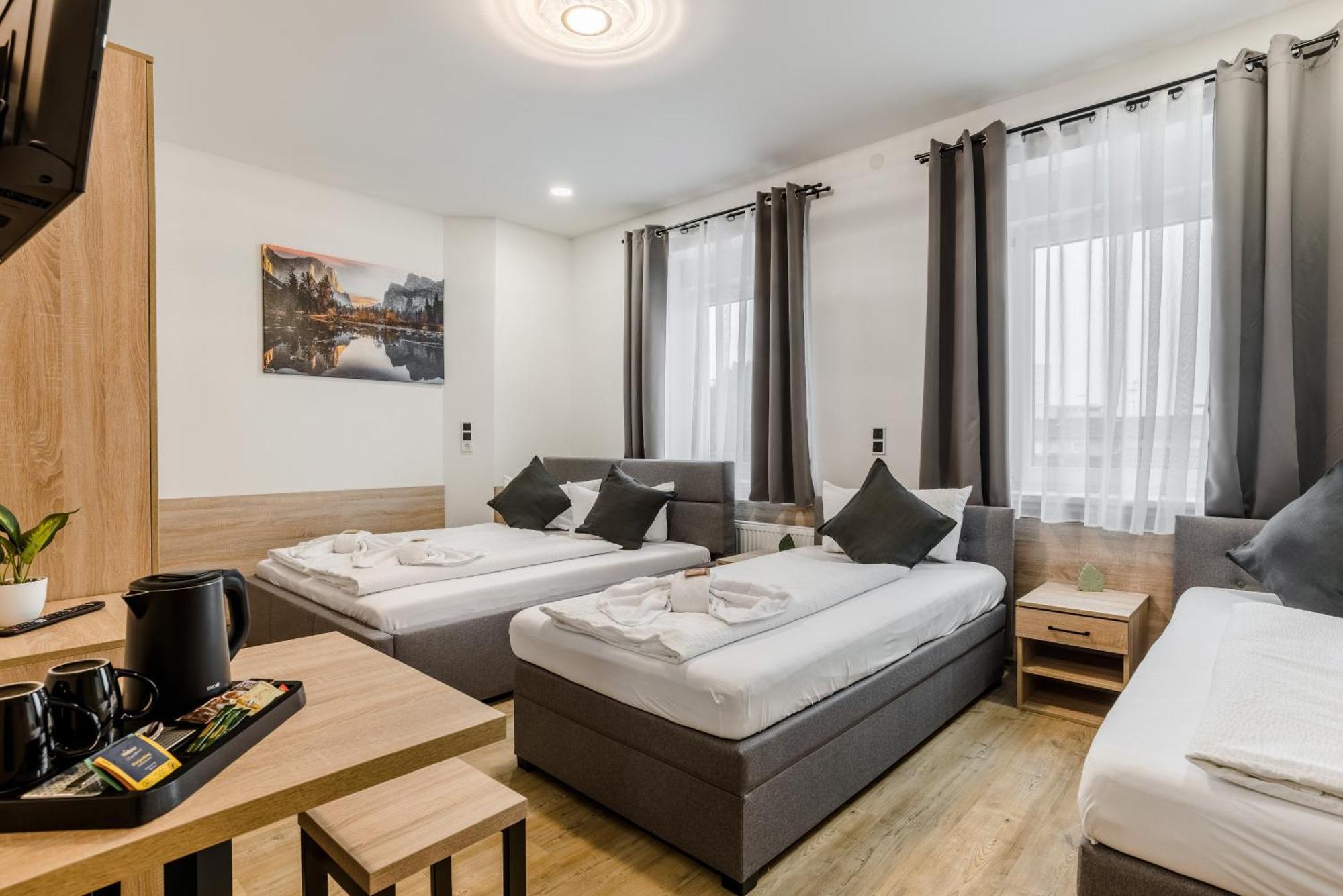 וורמס Hotel Montenegro מראה חיצוני תמונה