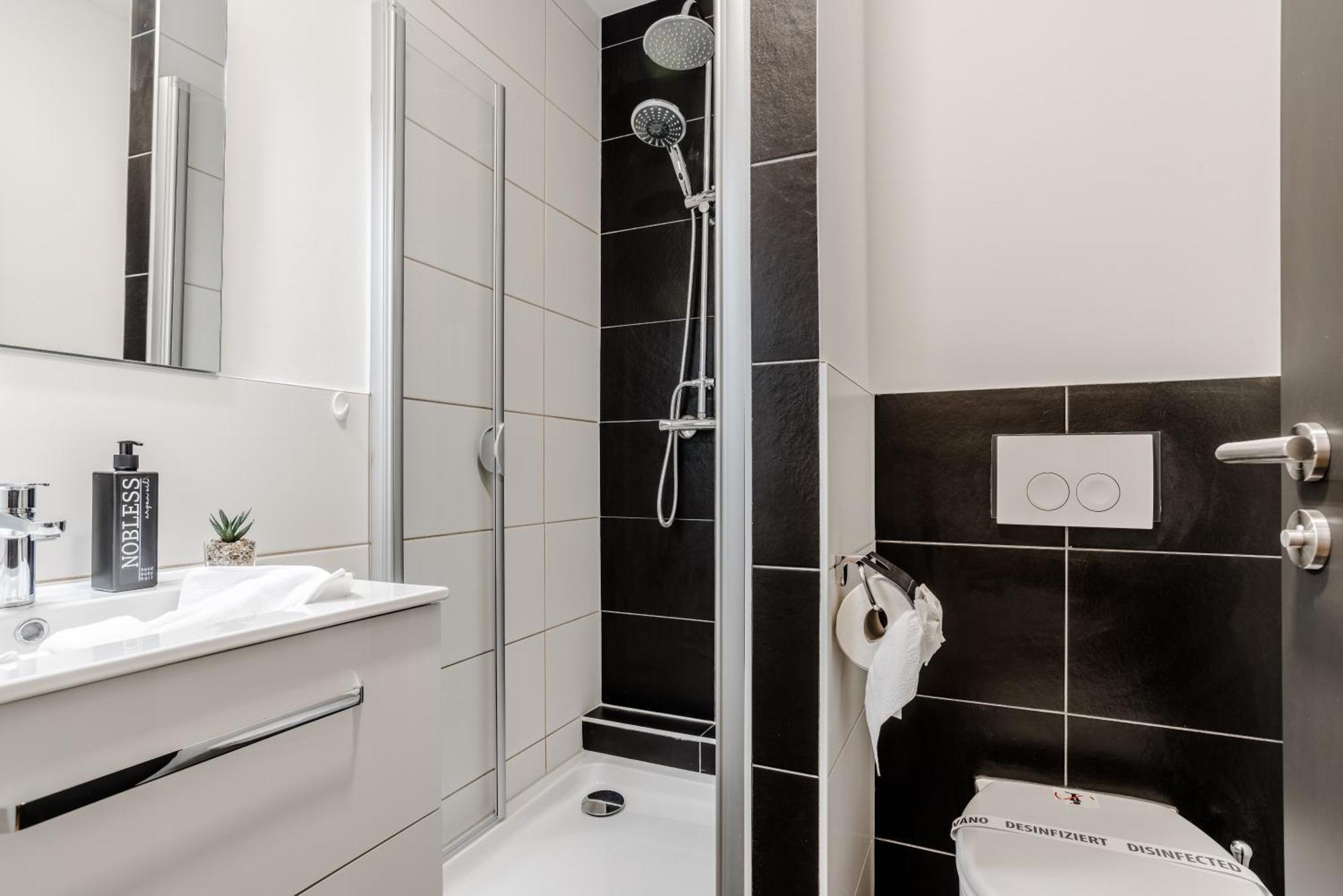 וורמס Hotel Montenegro מראה חיצוני תמונה