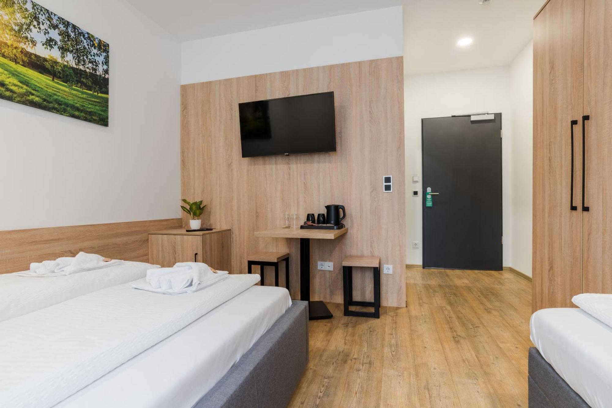 וורמס Hotel Montenegro מראה חיצוני תמונה