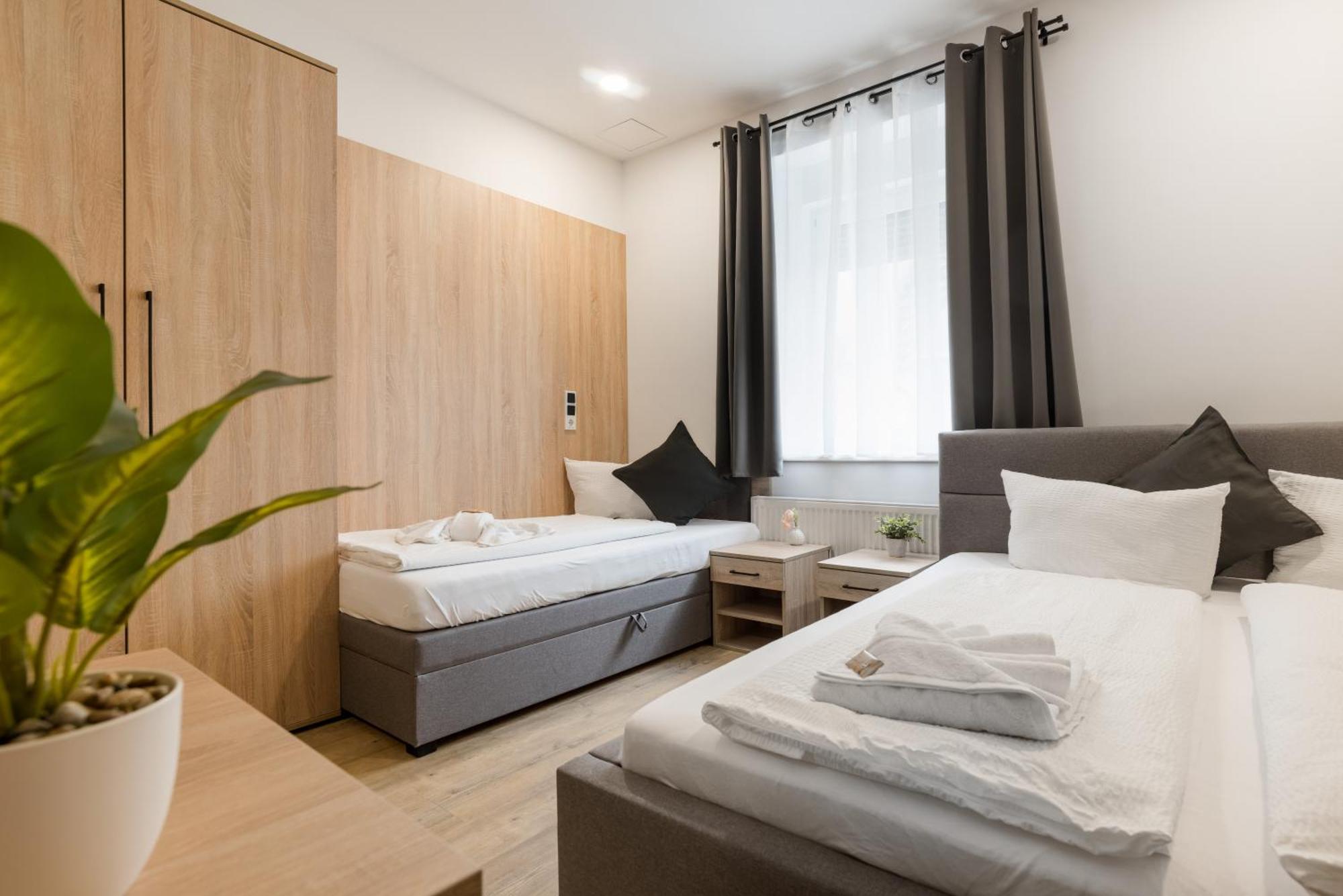 וורמס Hotel Montenegro מראה חיצוני תמונה