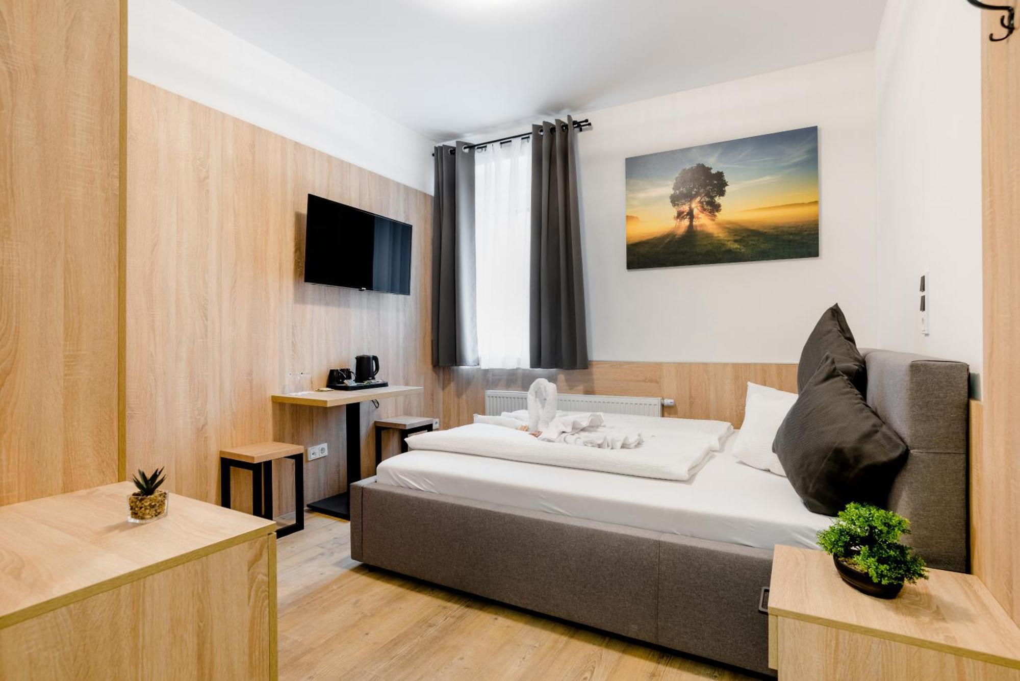 וורמס Hotel Montenegro מראה חיצוני תמונה